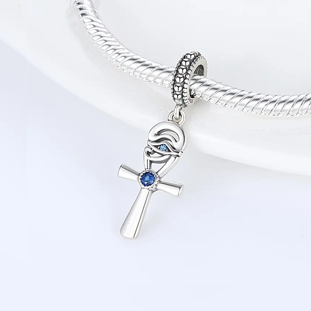 Charm Cruz Ojo Horus