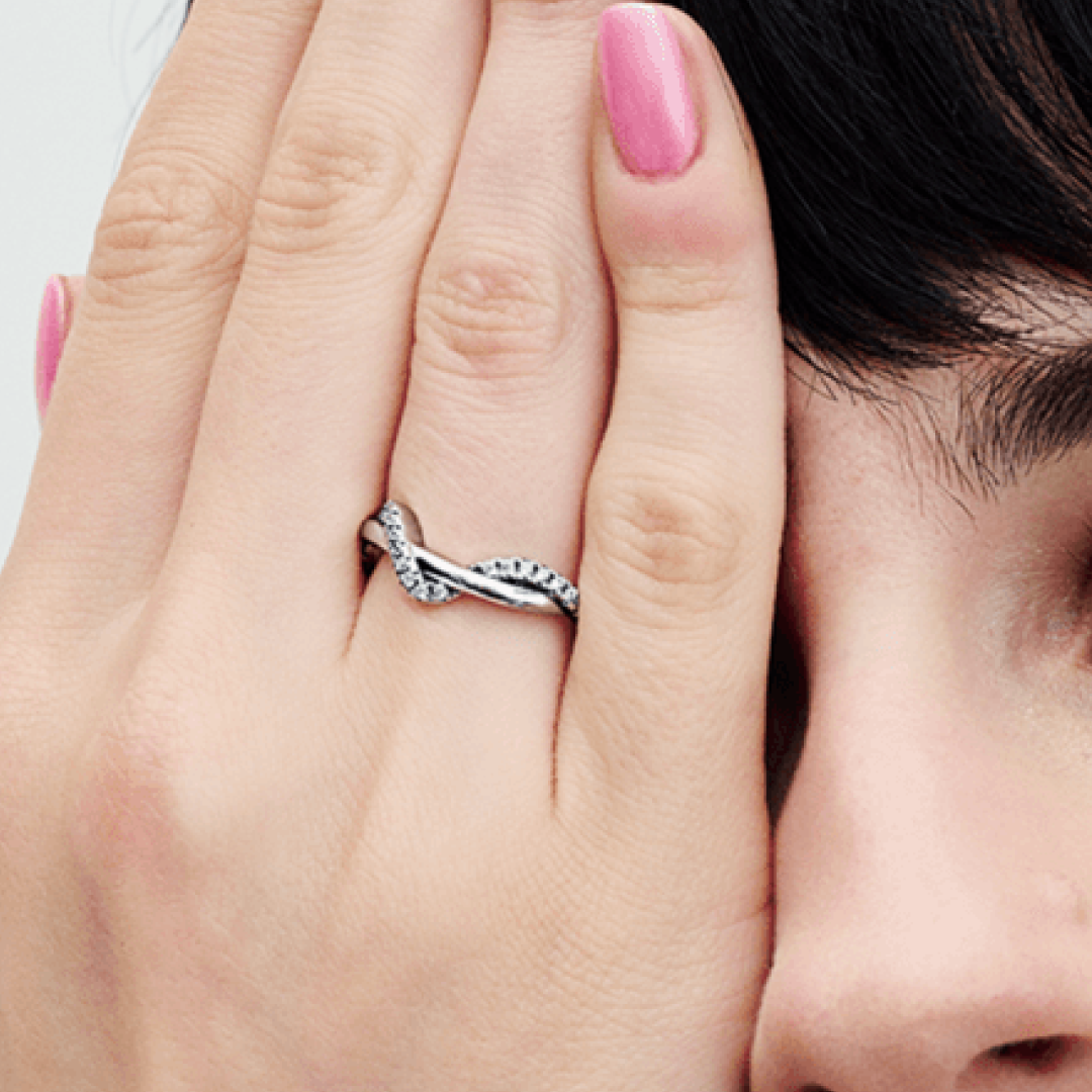 Anillo Ola Entrelazado