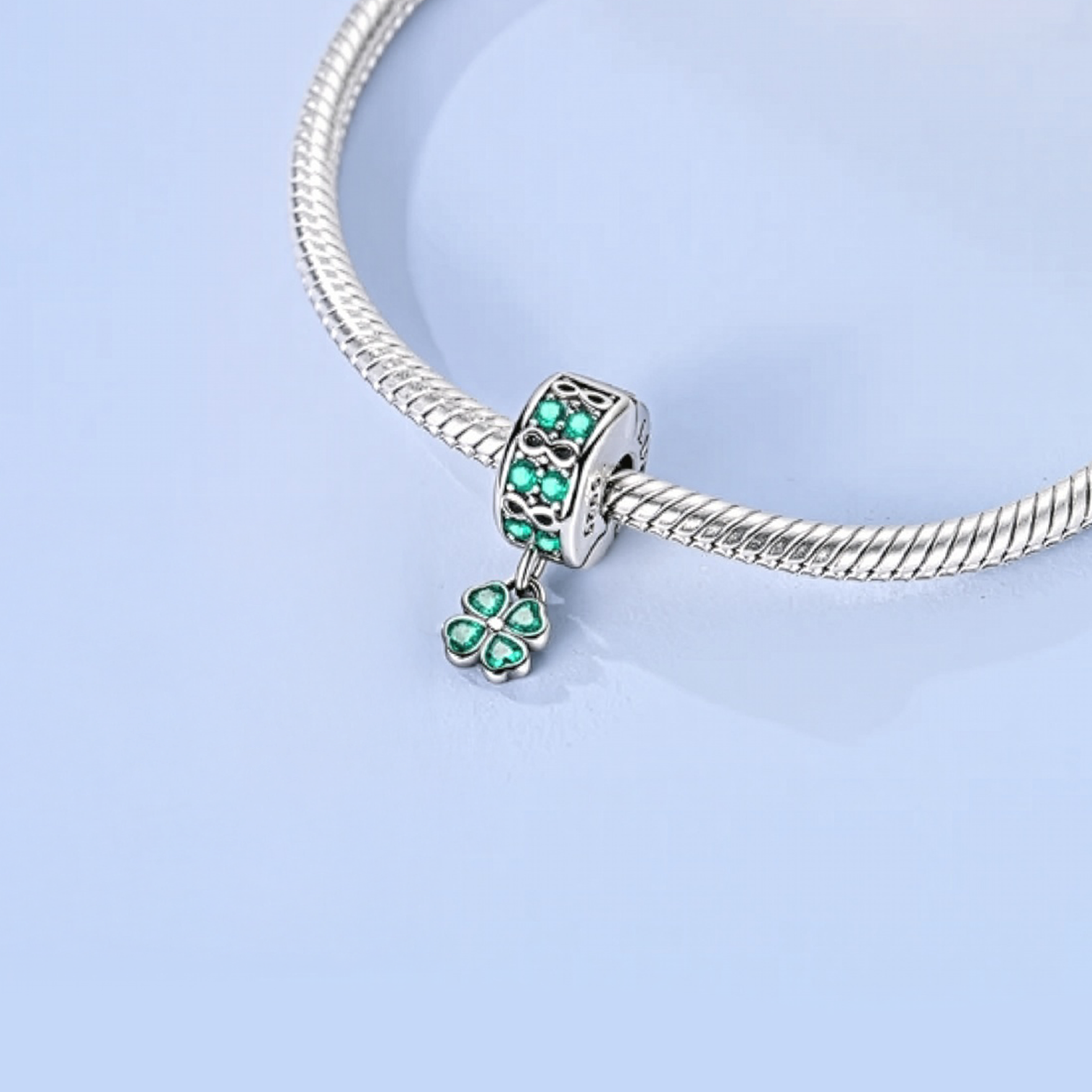 Clip Trebol Colgante